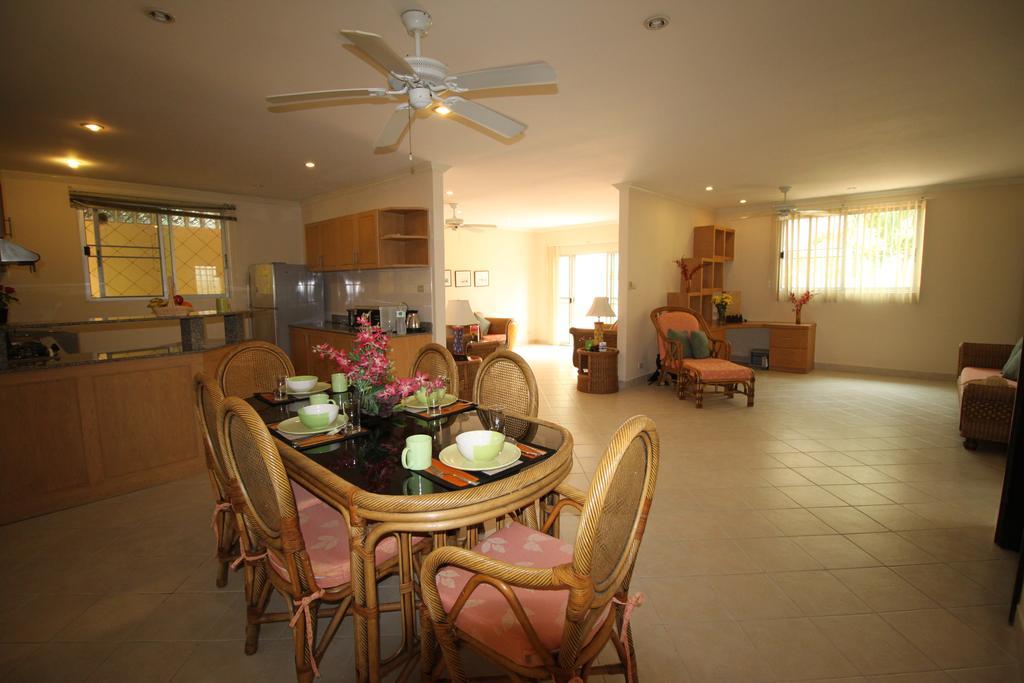 Butterfly Garden Boutique Residences By Frasier, A Lifestyle Destination Apt And Villas 1 To 3 Bedroom Units, 2 Full Bathrooms, Rain Shower, Spa Bath, Complete Kitchen, Staff 24-7,Fast Fiber Optic Wifi, 55" Smart Tv'S, Free Bbq, Pattaya Quarto foto